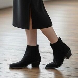 Aquatalia Black Perforated Suede Ankle Boots Made in Italy Stacked Heel 6.5